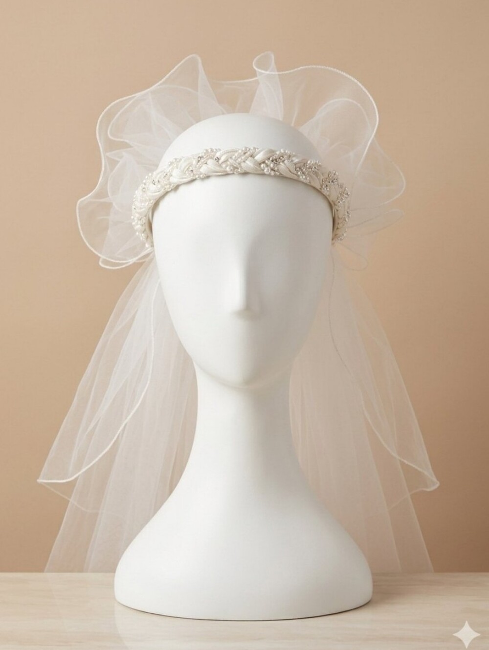 Elegant Ivory Sheer Bridal Veil Accessory